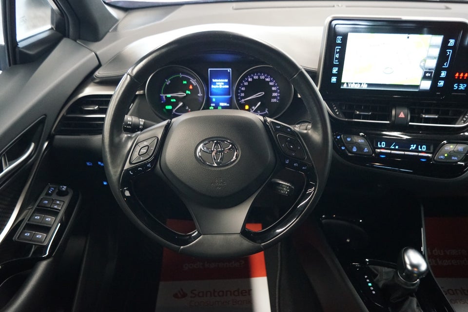 Toyota C-HR 1,8 Hybrid Premium Selected CVT 5d