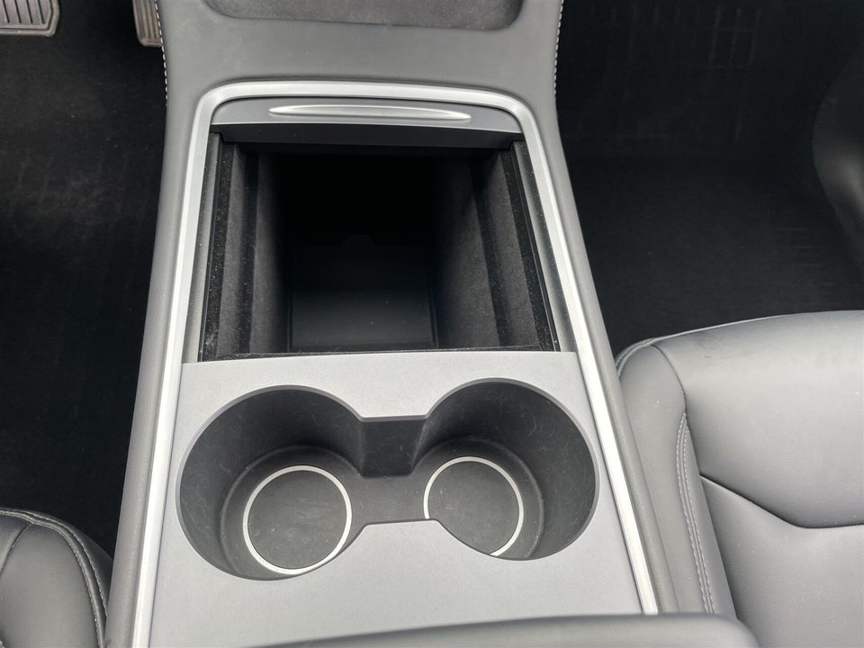 Tesla Model Y Long Range AWD 5d