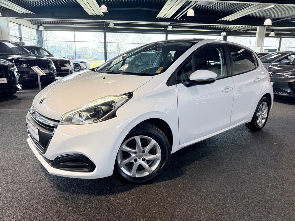Peugeot 208 1,2 VTi 82 Allure Sky 5d