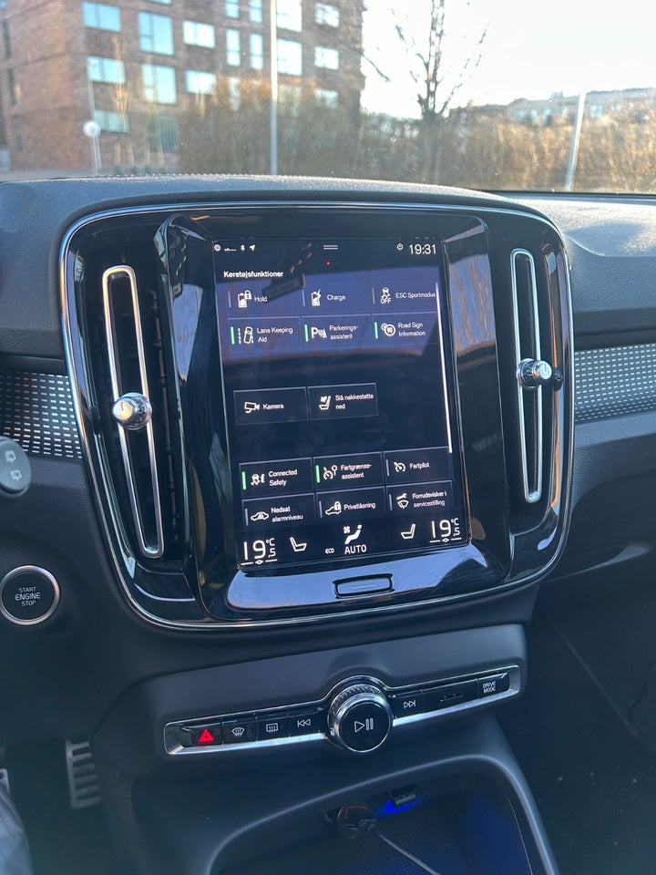 Volvo XC40 1,5 T5 ReCharge Plus Dark aut. 5d