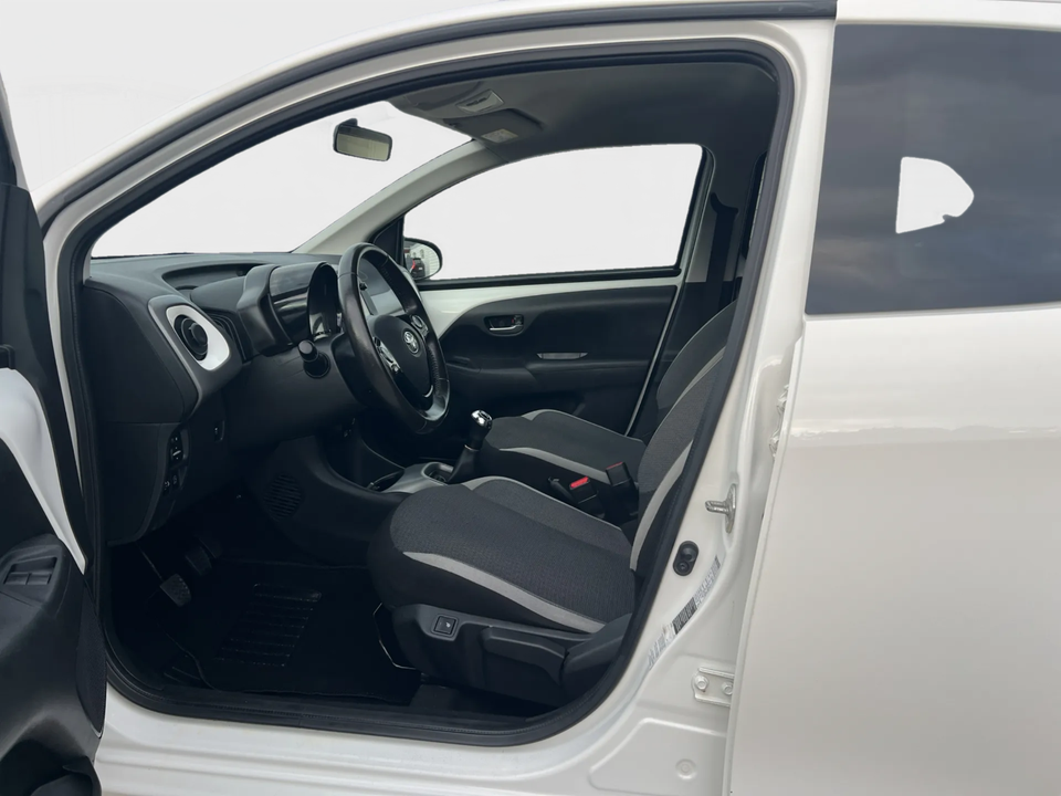 Toyota Aygo 1,0 VVT-i x-press 5d