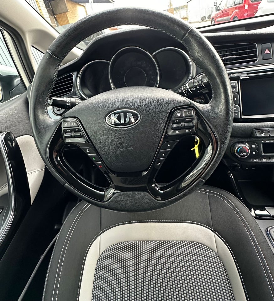 Kia Ceed 1,4 CVVT Style+ Clim 5d