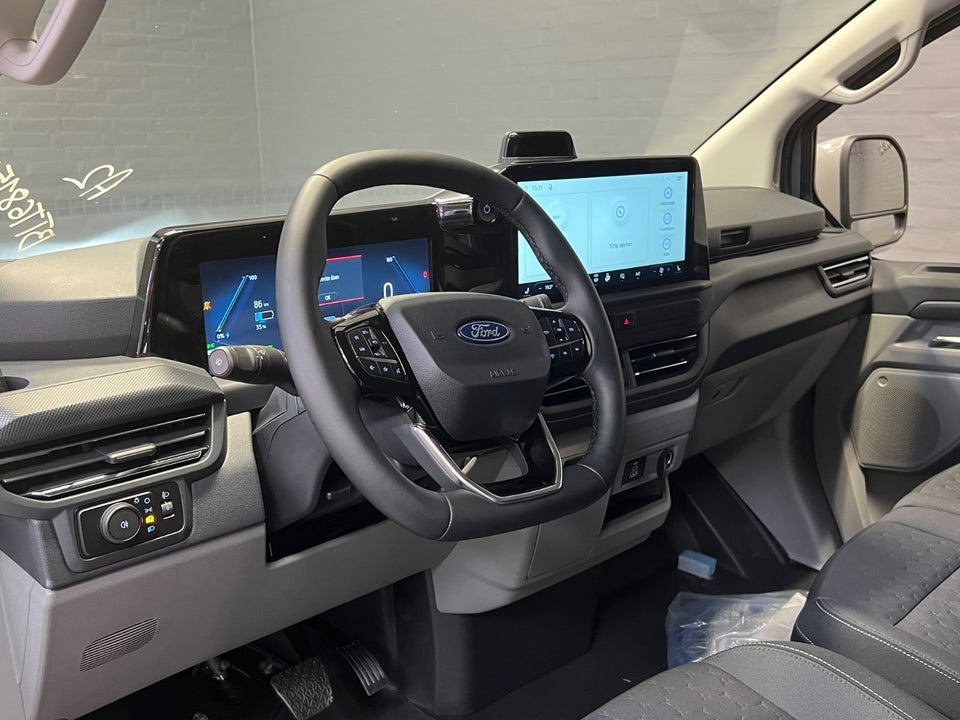 Ford E-Transit Custom 320 L1 71 Limited AWD
