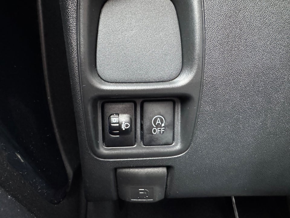 Peugeot 108 1,0 e-VTi 69 Allure 5d