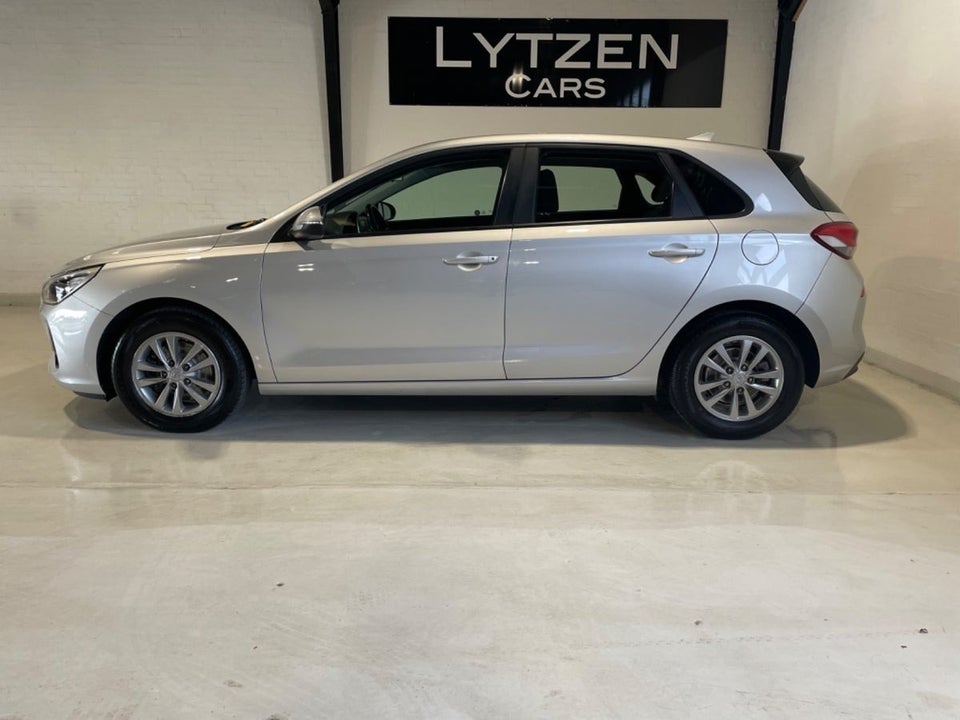 Hyundai i30 1,6 CRDi 110 Life 5d