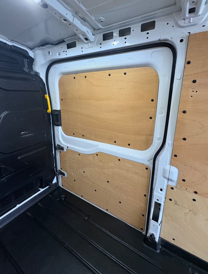 Ford Transit Custom 310L 2,0 TDCi 130 Ambiente