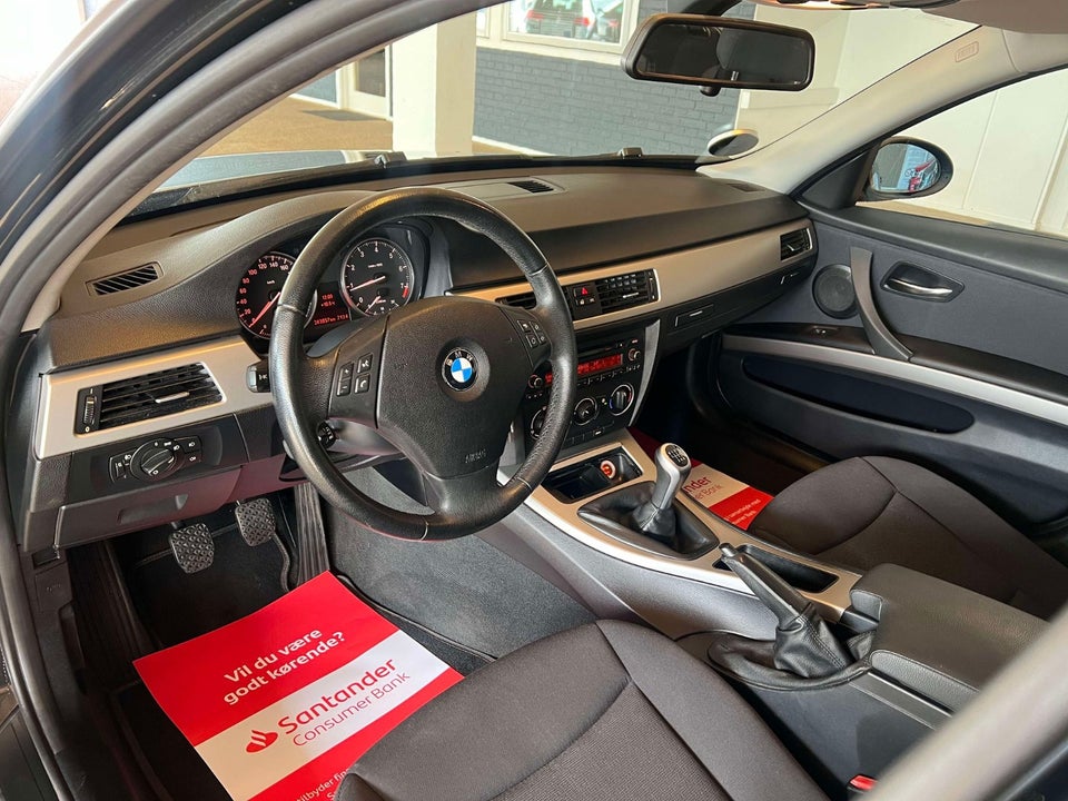 BMW 320i 2,0 Touring 5d