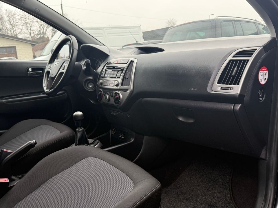 Hyundai i20 1,25 Classic XTR 5d