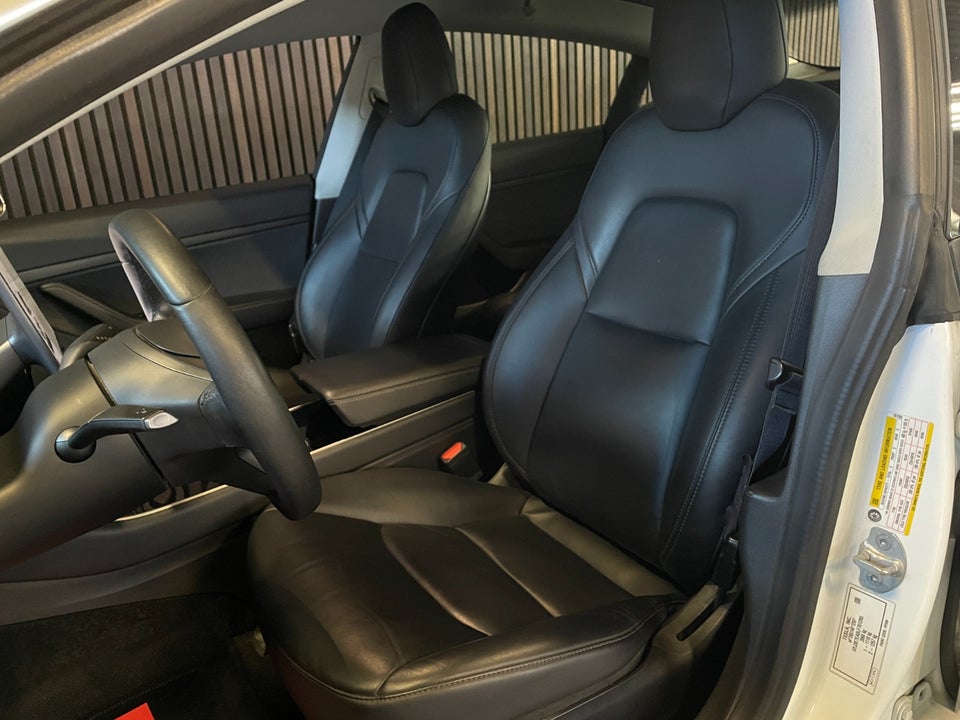 Tesla Model 3 Standard Range+ RWD 4d