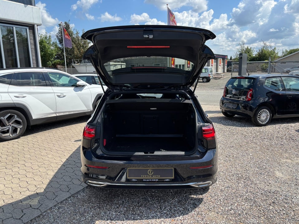 VW Golf VIII 1,4 GTE DSG 5d