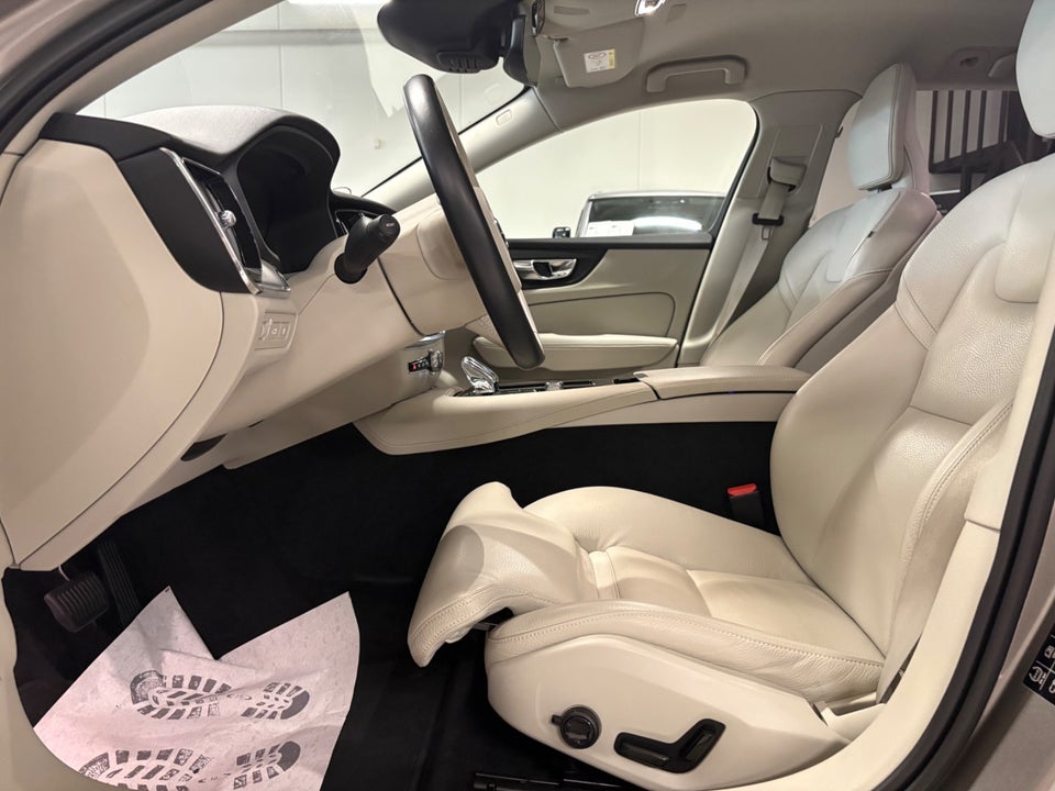 Volvo V60 2,0 T8 ReCharge Inscription aut. AWD 5d