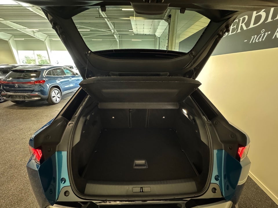Peugeot e-3008 77 GT Pack 5d