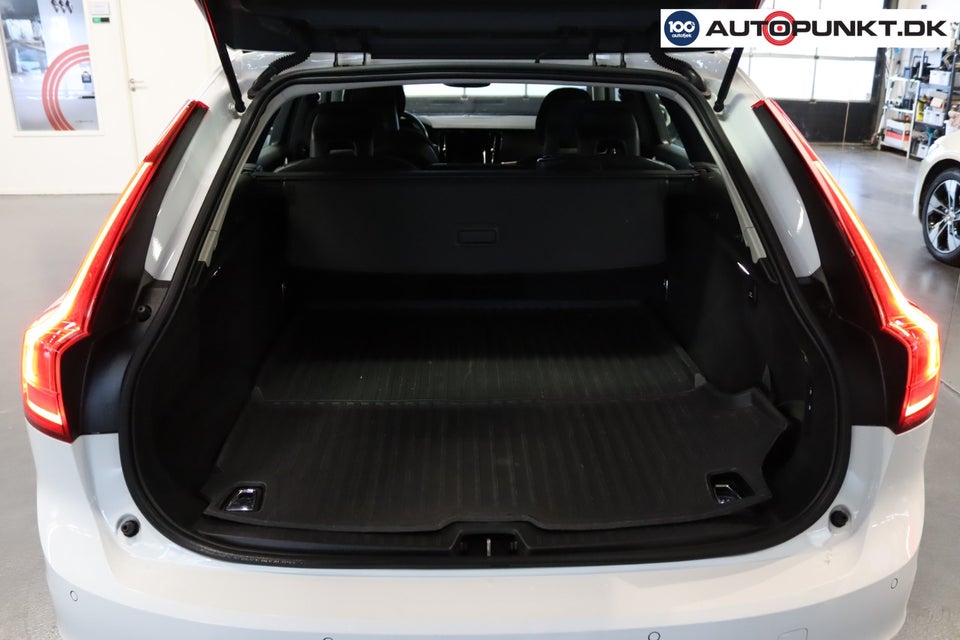 Volvo V90 2,0 D3 150 Momentum aut. 5d