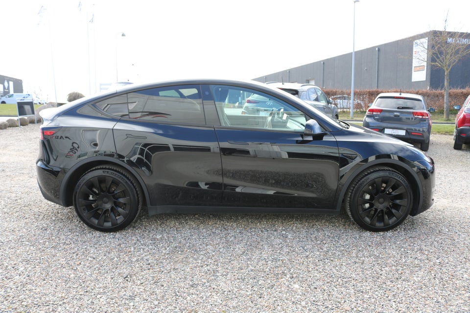 Tesla Model Y Long Range AWD 5d