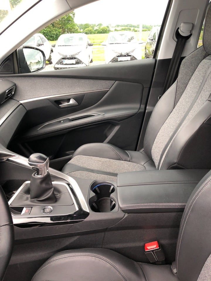 Peugeot 3008 1,2 PureTech 130 Allure Limited 5d