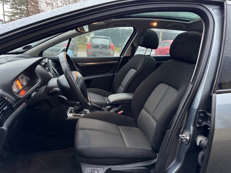 Peugeot 407 1,6 HDi 110 Premium SW 5d