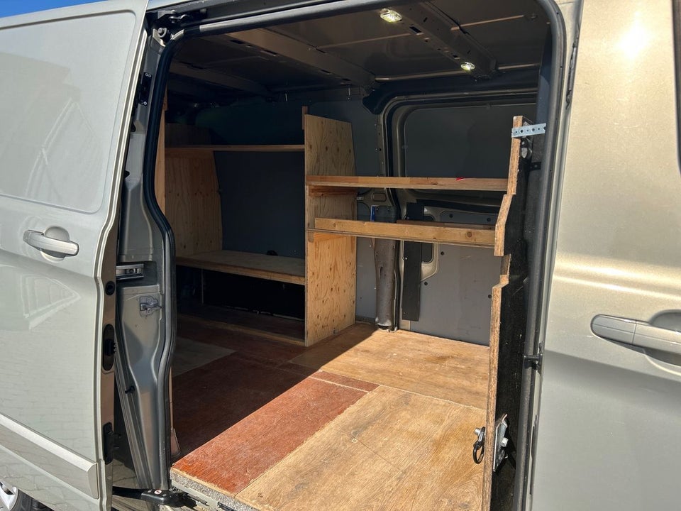 Ford Transit Custom 310 L2 2,0 TDCi 170 Limited aut.