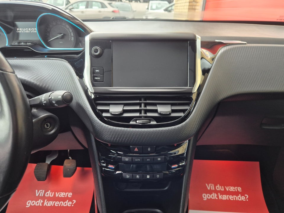 Peugeot 2008 1,5 BlueHDi 100 Allure Sky 5d