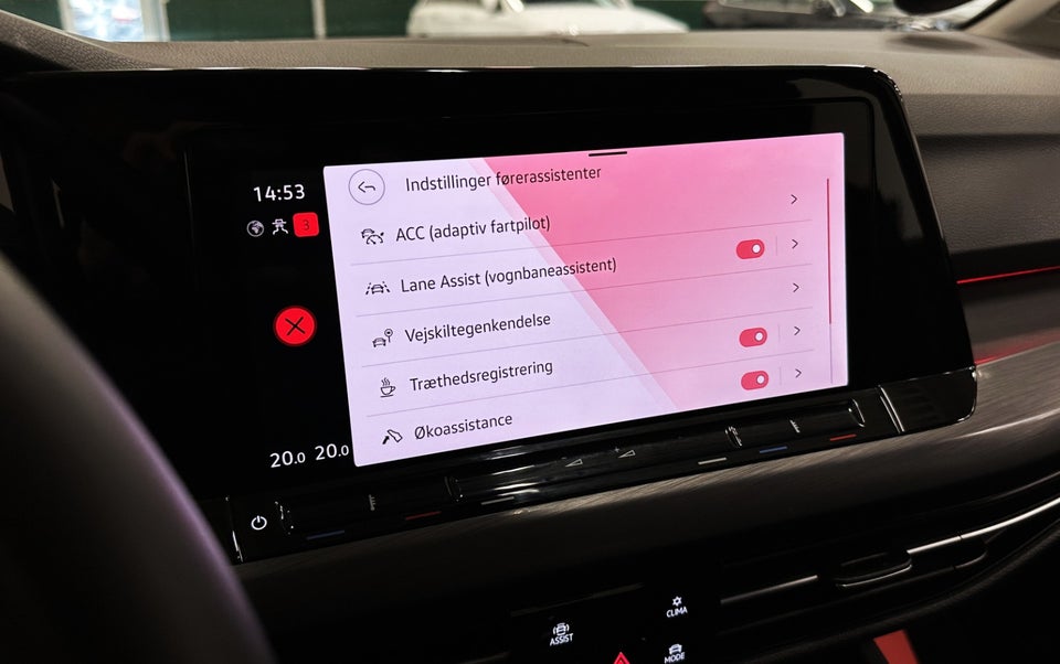 VW Golf VIII 1,4 eHybrid DSG 5d