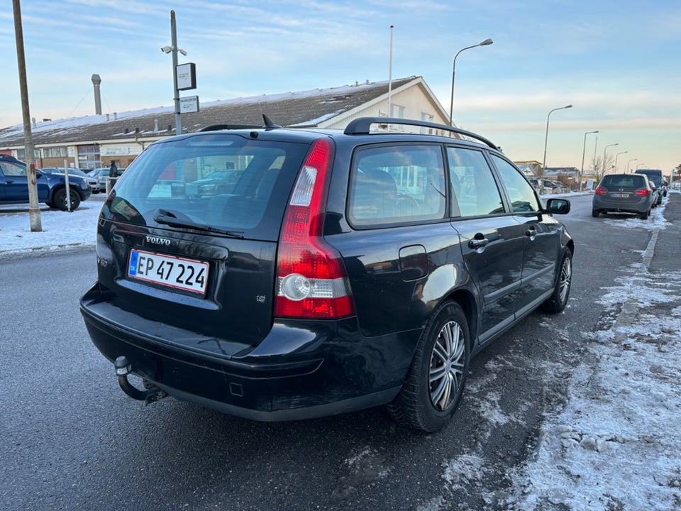 Volvo V50 1,8 Momentum 5d