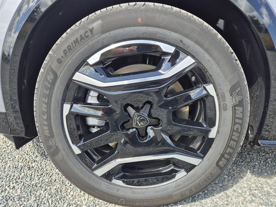 Peugeot e-3008 77 GT Pack 5d