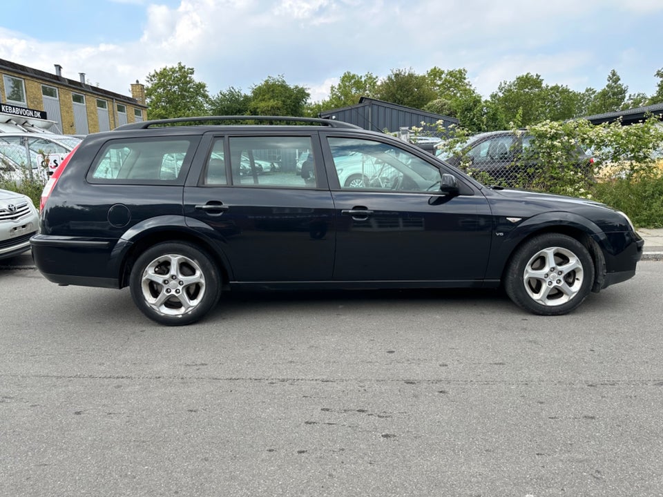 Ford Mondeo 2,5 V6 170 Ghia stc. 5d