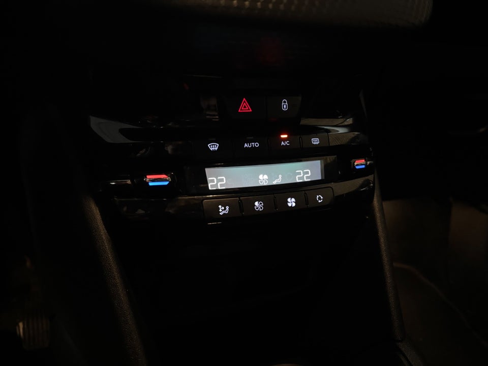Peugeot 208 1,6 BlueHDi 100 Desire 5d
