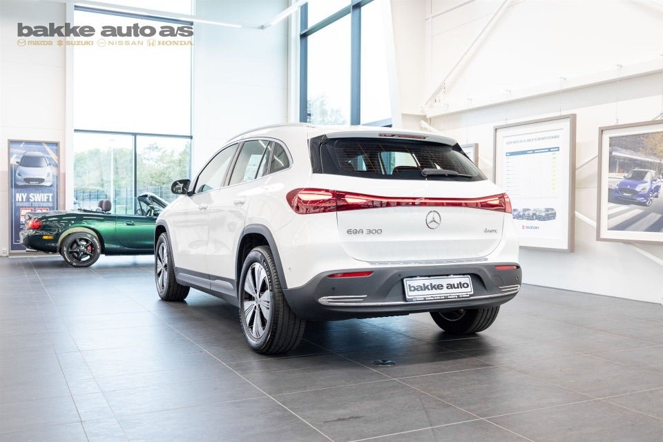 Mercedes EQA300 Progressive 4Matic 5d