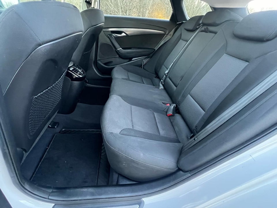 Hyundai i40 1,7 CRDi 141 Trend CW DCT 5d