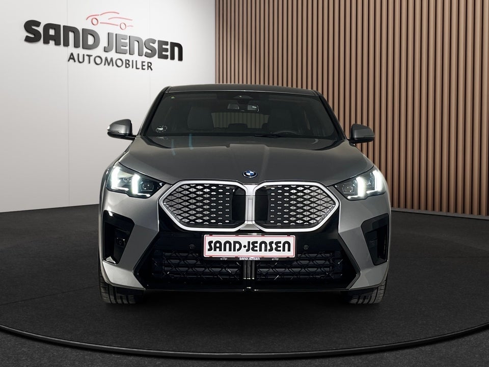 BMW iX2 xDrive30 M-Sport 5d