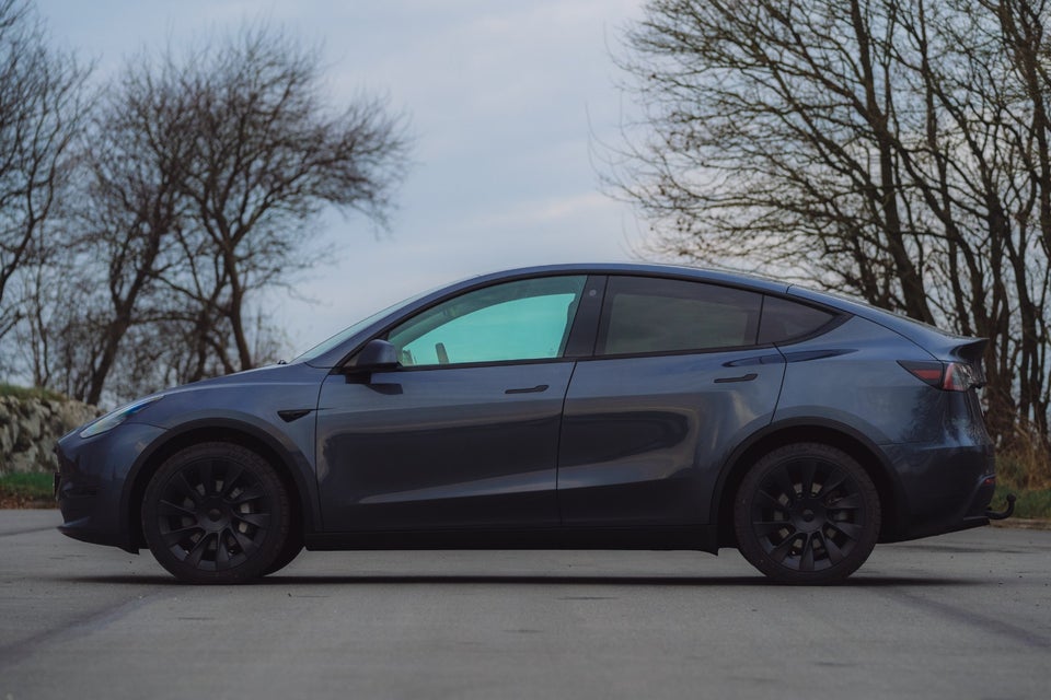 Tesla Model Y Long Range AWD 5d