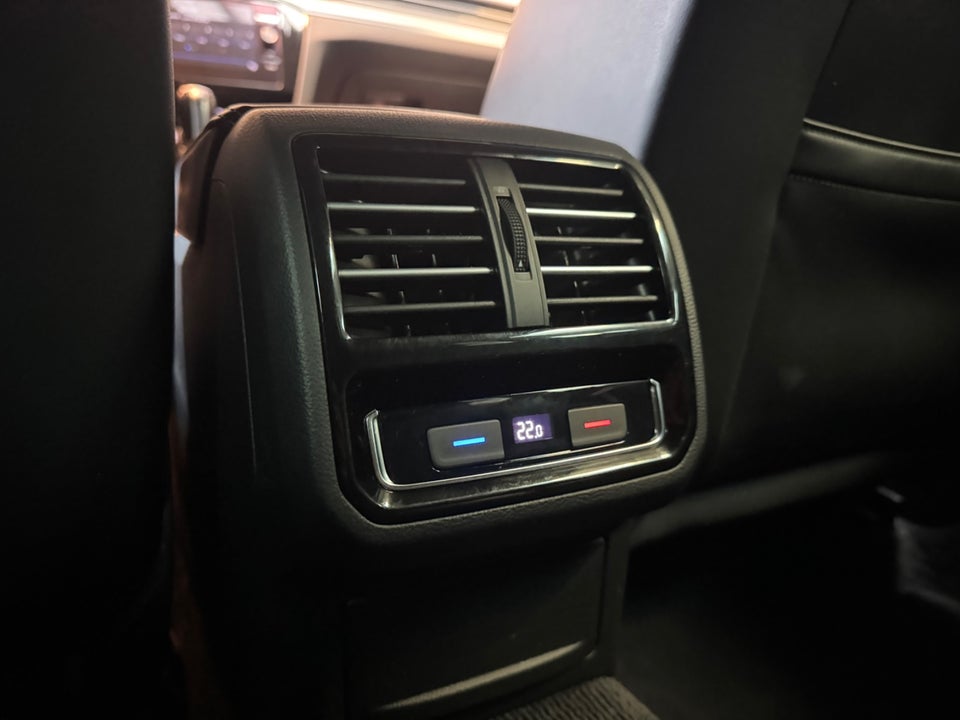 VW Passat 1,4 TSi 150 R-line Variant DSG BMT 5d