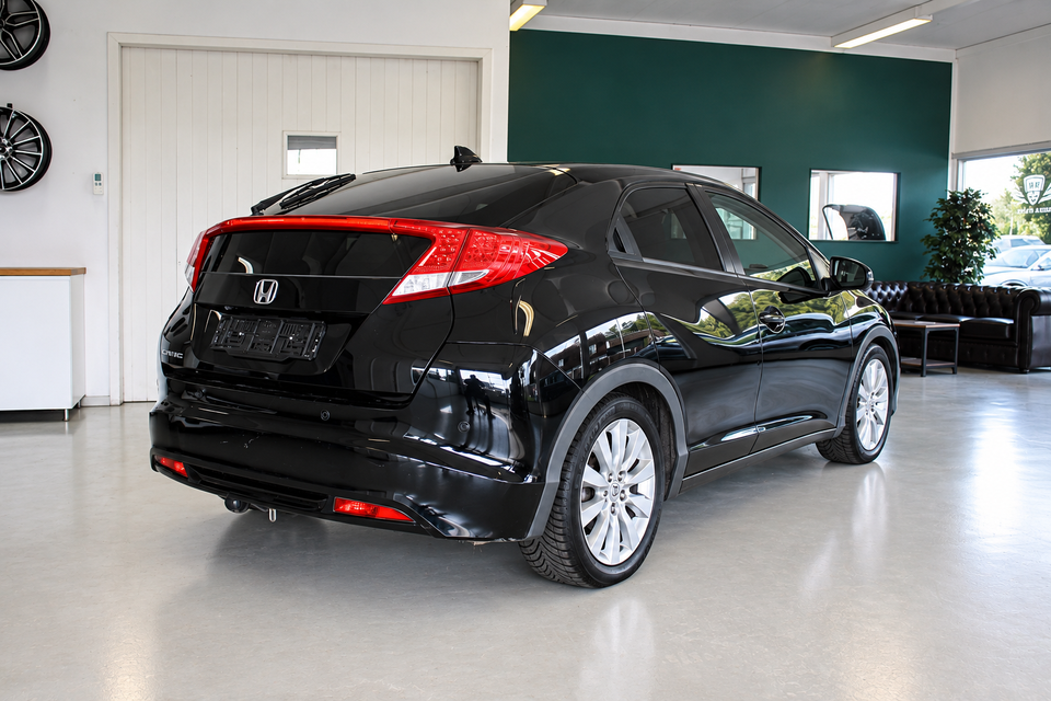 Honda Civic 2,2 i-DTEC Executive 5d