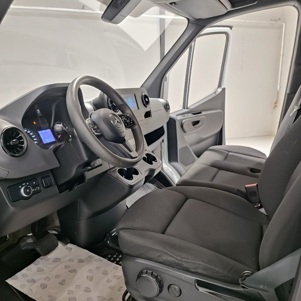 Mercedes Sprinter 317 2,0 CDi A2 Kassevogn aut. RWD
