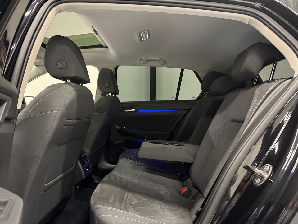 VW Golf VIII 2,0 TDi 150 Style DSG 5d