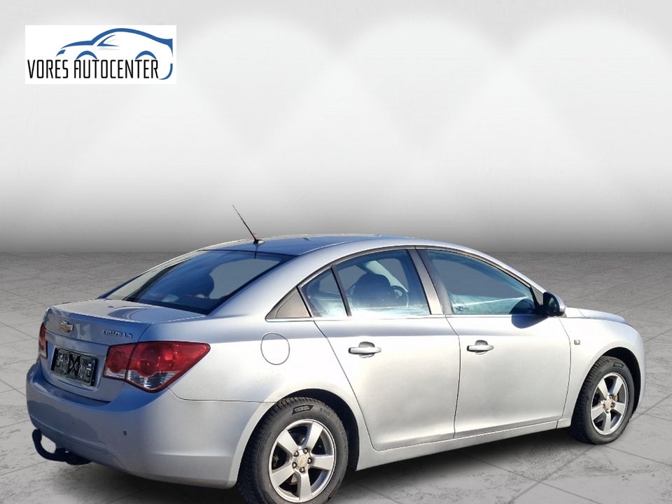 Chevrolet Cruze 1,6 LS 4d