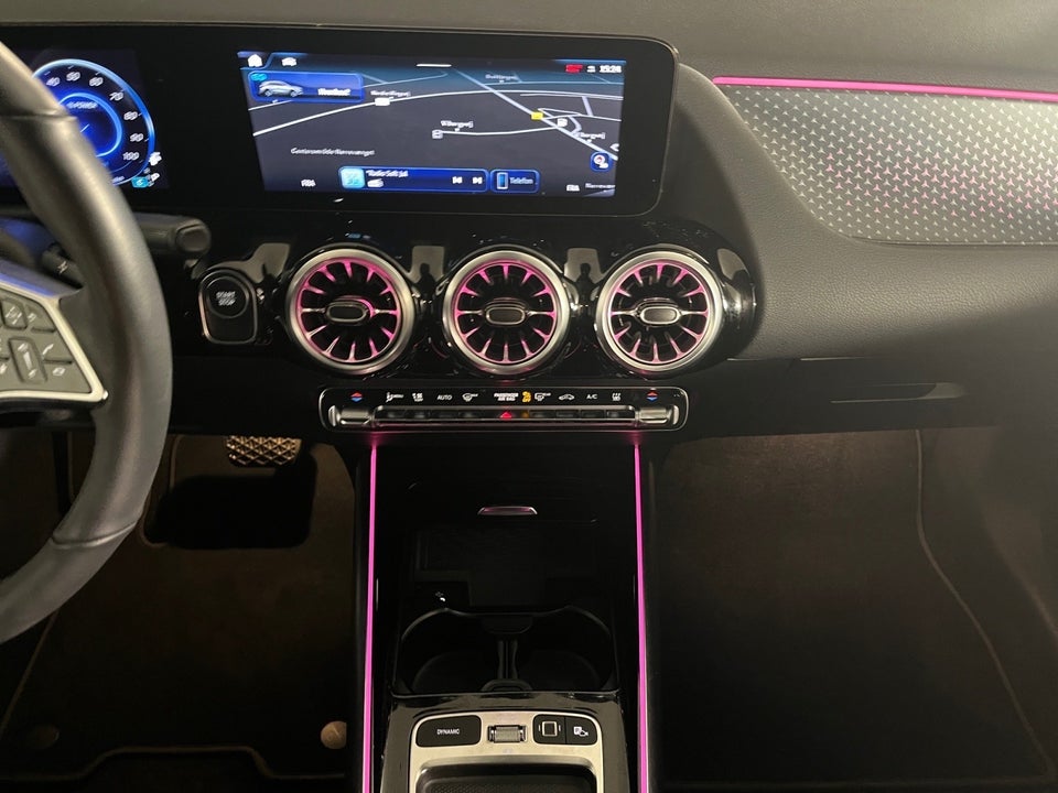 Mercedes EQA300 Progressive 4Matic 5d