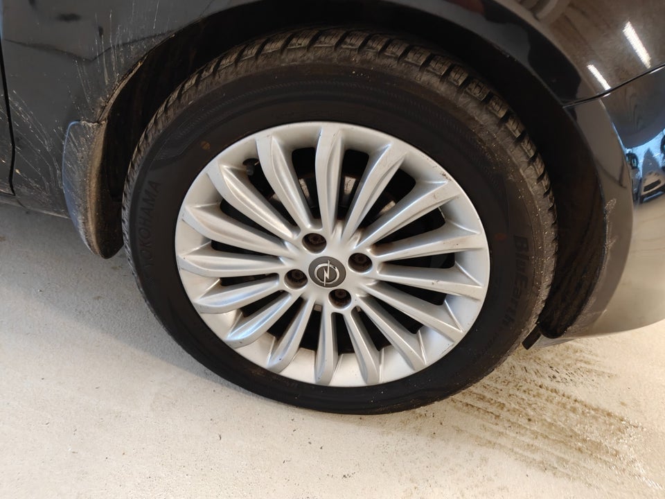 Opel Corsa 1,2 16V Cosmo 5d