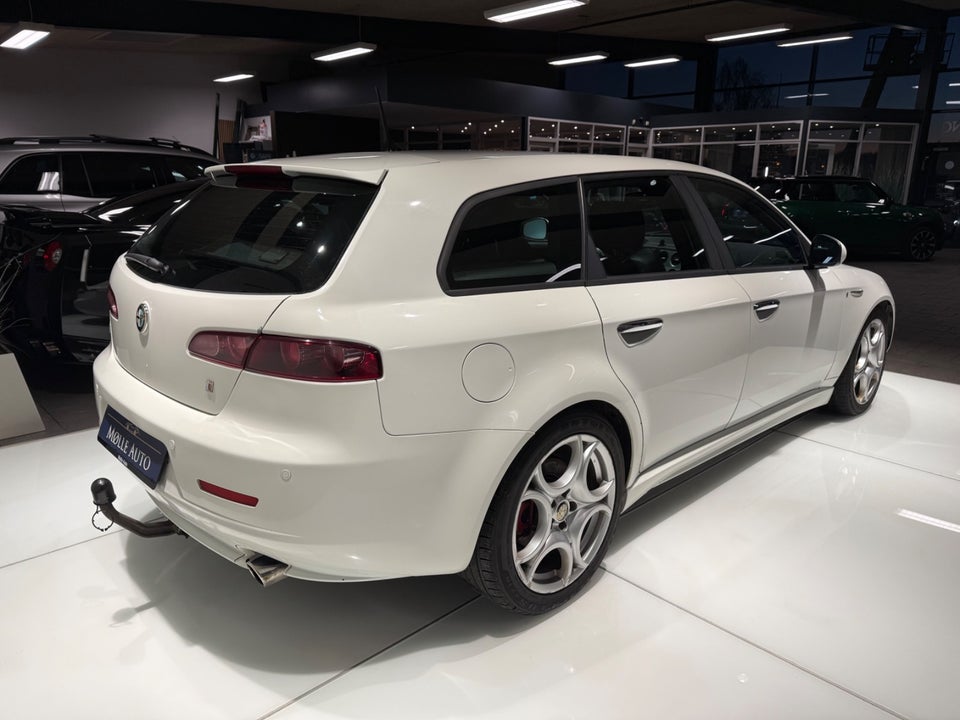 Alfa Romeo 159 2,4 JTDm 210 Ti Sportwagon 5d