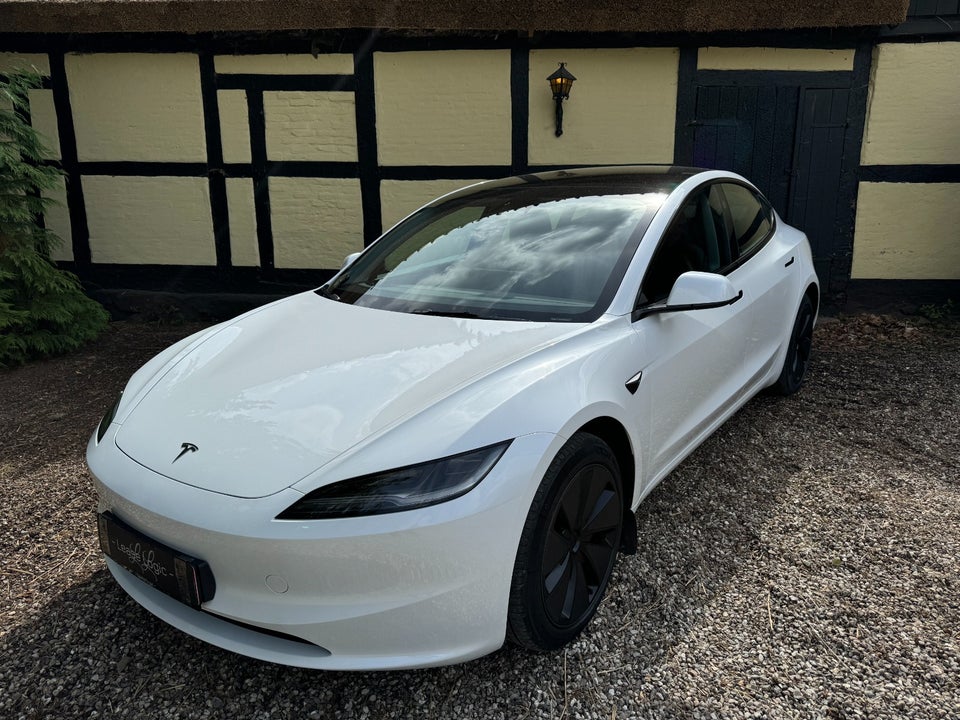 Tesla Model 3 RWD 4d