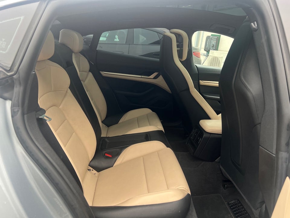 Porsche Taycan 4S Performance+ 4d