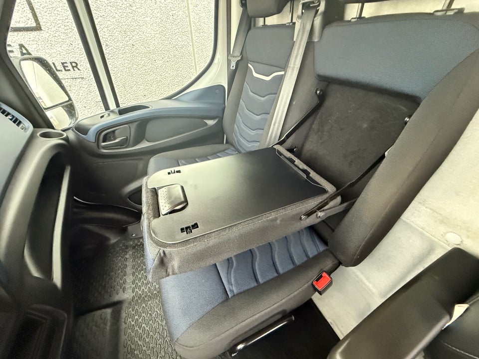 Iveco Daily 3,0 35C18 16m³ Van AG8