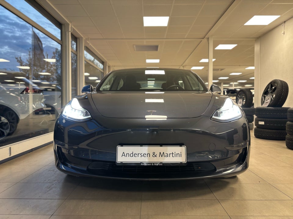 Tesla Model 3 Long Range AWD 4d