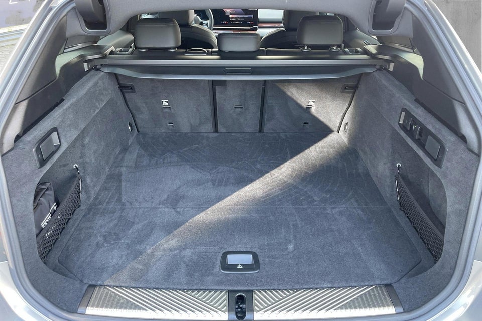 BMW i5 eDrive40 Touring Fully Charged 5d