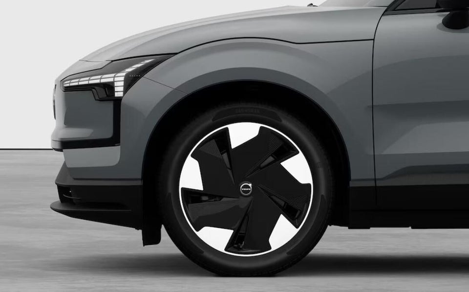 Volvo EX30 Extended Range Plus 5d