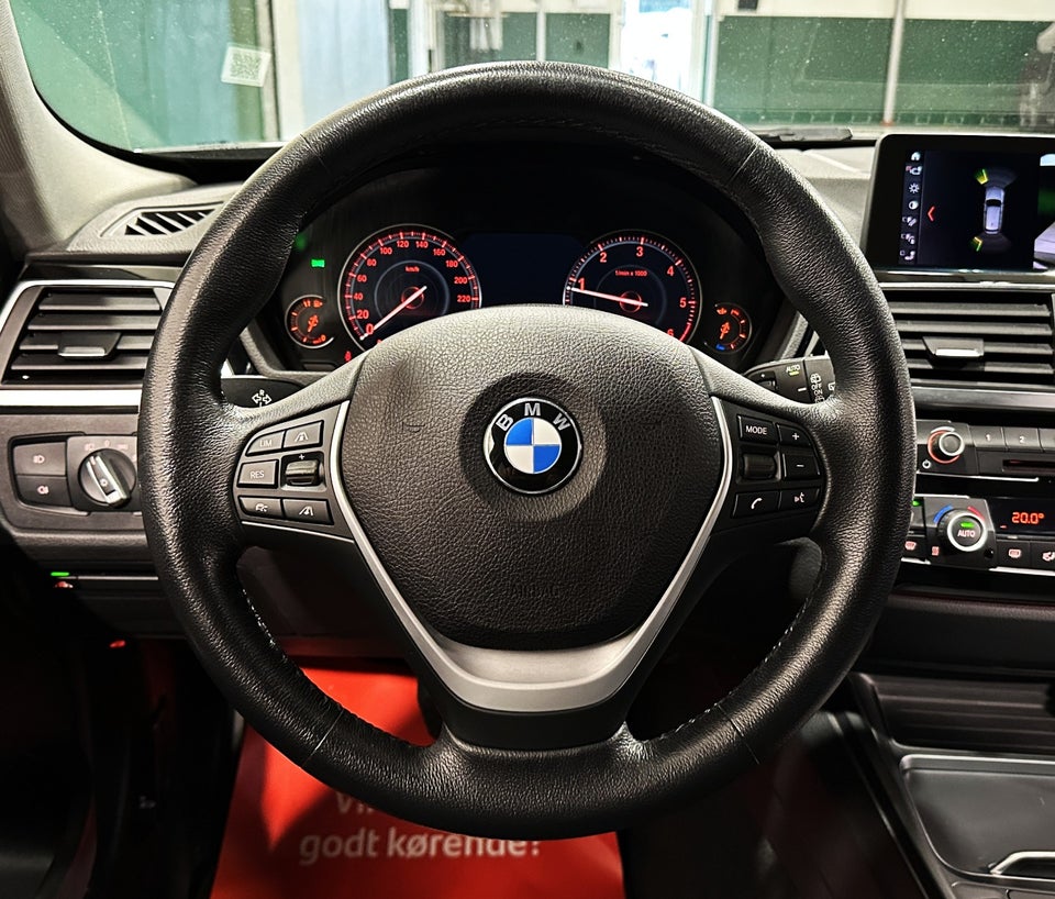 BMW 320d 2,0 Touring aut. 5d