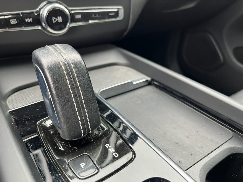 Volvo XC60 2,0 T8 ReCharge R-Design aut. AWD 5d