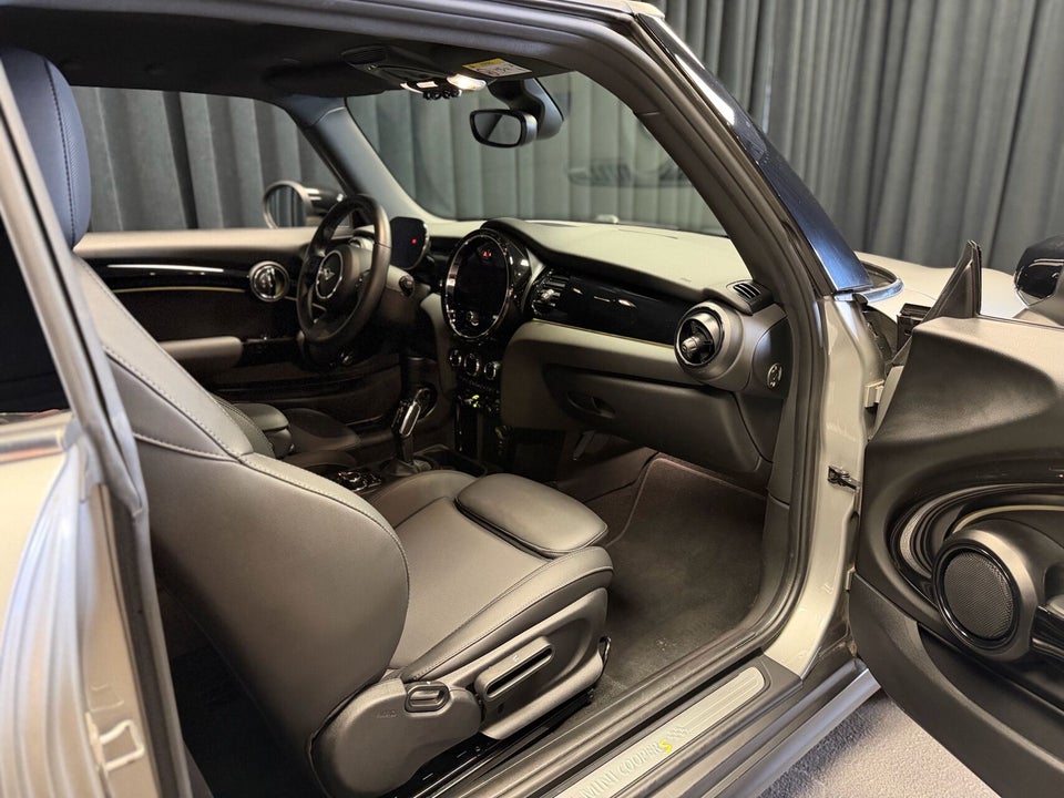 MINI Cooper SE Classic Trim 3d