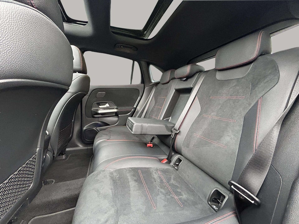 Mercedes EQA300 AMG Line 4Matic 5d