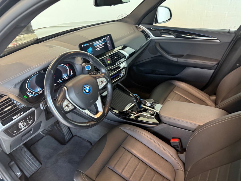 BMW iX3 Charged 5d